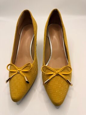 Yellow Pointed-Toe Bow Flats - Women's Fashion Shoe